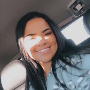 Meet your Posher, Daphne